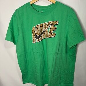 Nike Tee in Bright Green